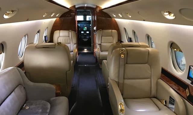 Gulfstream G200 N192RW photo 3