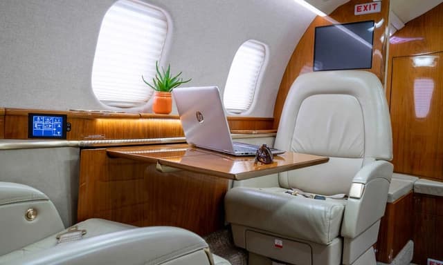 Learjet 60XR N343EC photo 2