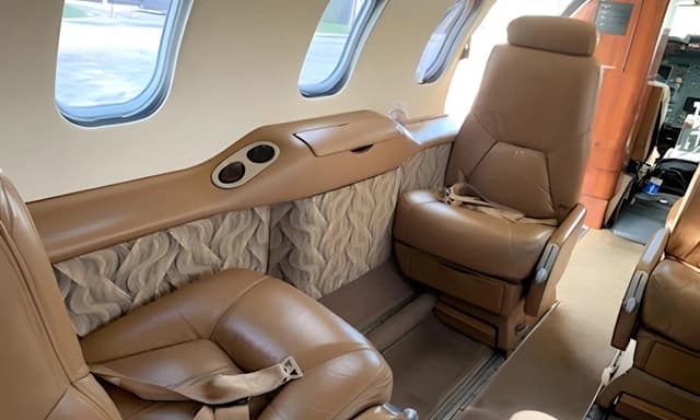 Learjet 31A N929JH photo 2