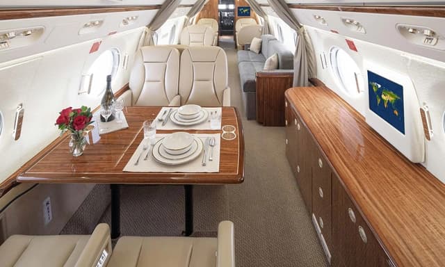 Gulfstream G550 N554DG photo 5