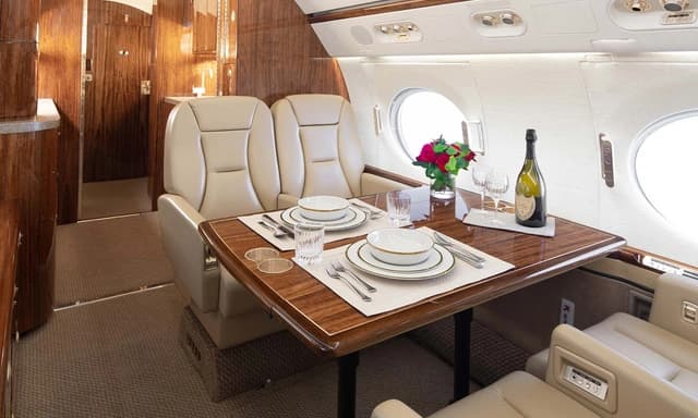 Gulfstream G550 N554DG photo 6