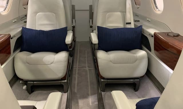 Embraer Phenom 300 N302GV photo 2