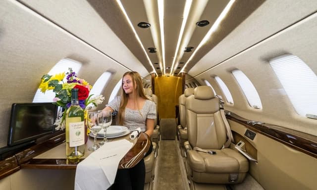 Cessna Citation CJ4 N525EZ photo 3