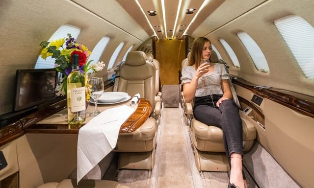Cessna Citation CJ4 N525EZ photo 2