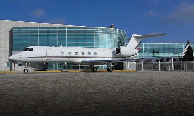 Gulfstream V N631VR photo 4