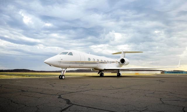 Gulfstream G550 N712LW photo 4
