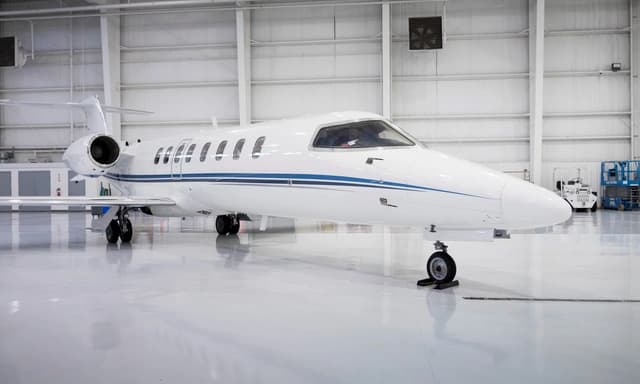 Learjet 45 N826CA