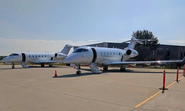Challenger 300 N539XJ photo 4
