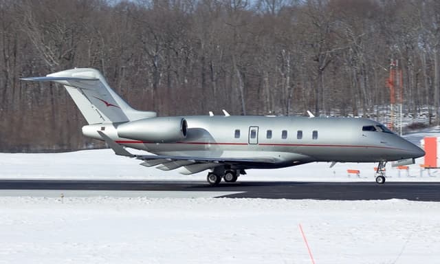 Challenger 350 N350VJ photo 3