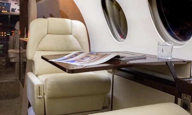 Falcon 50 N386TL photo 3