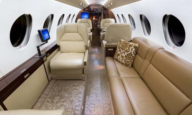 Falcon 50 N386TL photo 4