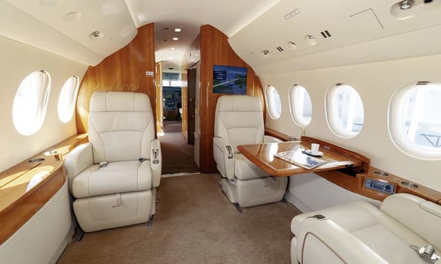 Falcon 7X N616MP photo 2