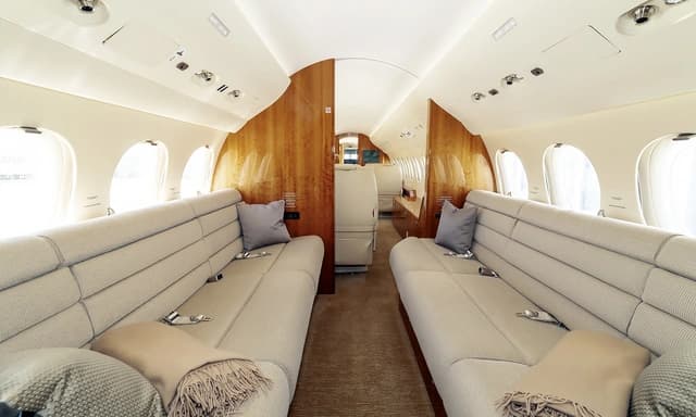 Falcon 7X N616MP photo 5