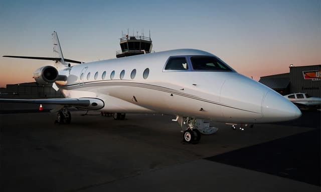 Gulfstream G200 N663SB photo 4
