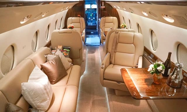 Gulfstream G200 N663SB photo 3