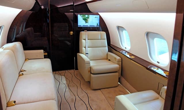 Global 5000 N724MF photo 5