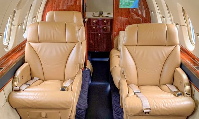 Hawker 900XP N502RZ photo 2
