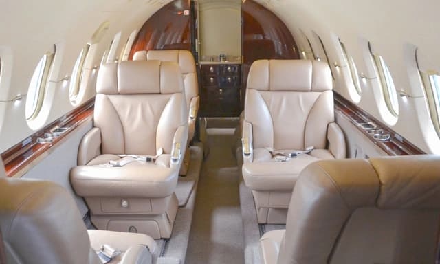 Hawker 800XP N707BM photo 2