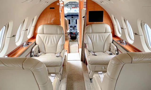 Hawker 800XP N707JQ photo 2