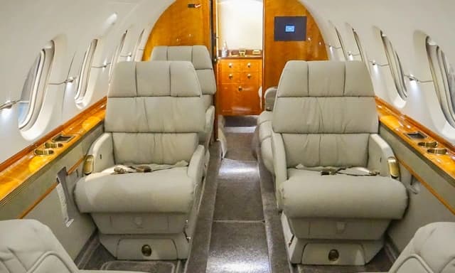Hawker 900XP N799AG photo 2