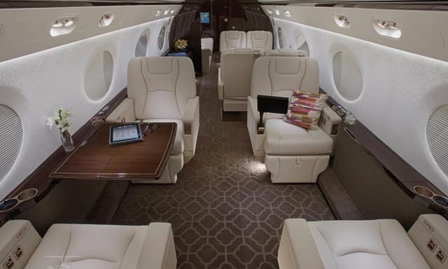 Gulfstream G550 N973MN photo 4