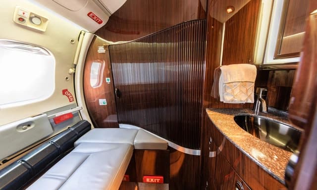 Learjet 60 N314CM photo 6