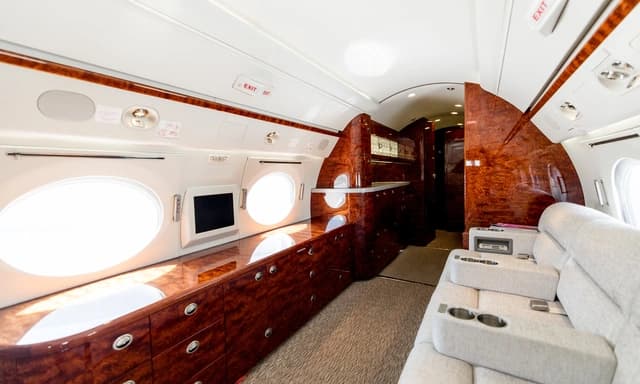 Gulfstream G300 N44GJ photo 3