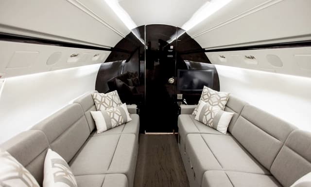 Gulfstream IV-SP N707VV photo 3