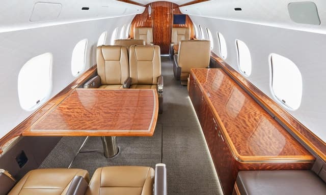 Global 5000 N989DM photo 2