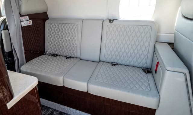 Embraer Phenom 300 N35EA photo 3