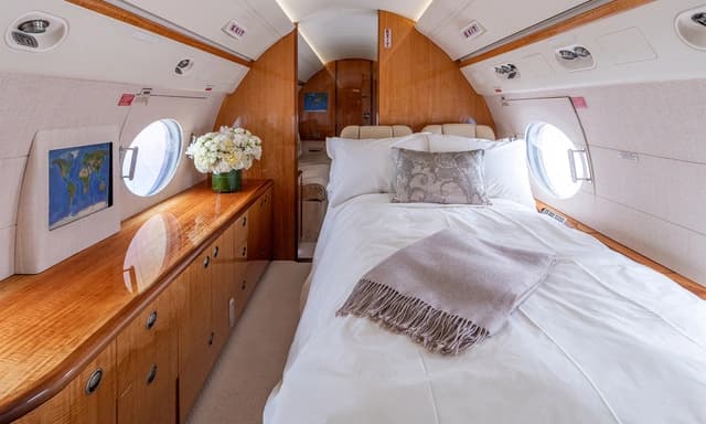 Gulfstream G550 N1759C photo 5