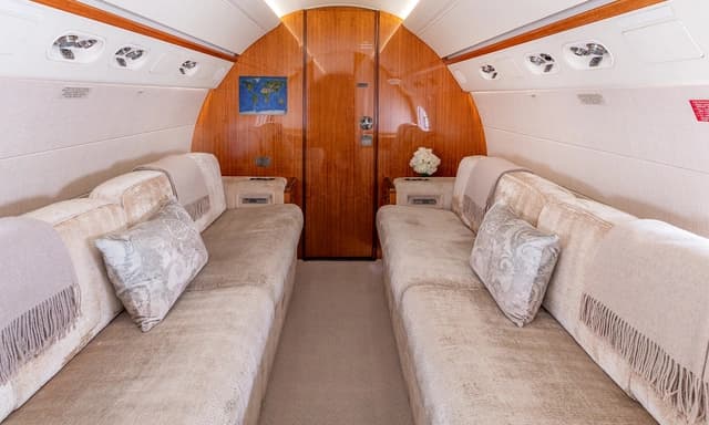 Gulfstream G550 N1759C photo 6
