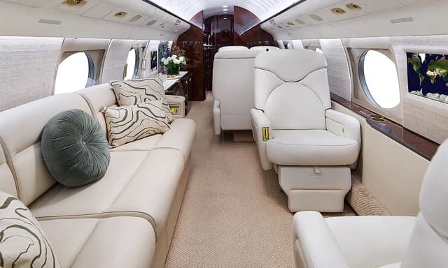Gulfstream IV-SP N63ES photo 3
