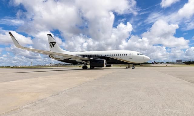 BBJ / Boeing 737-700 N950TR