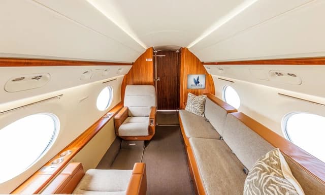 Gulfstream V N889AH photo 3