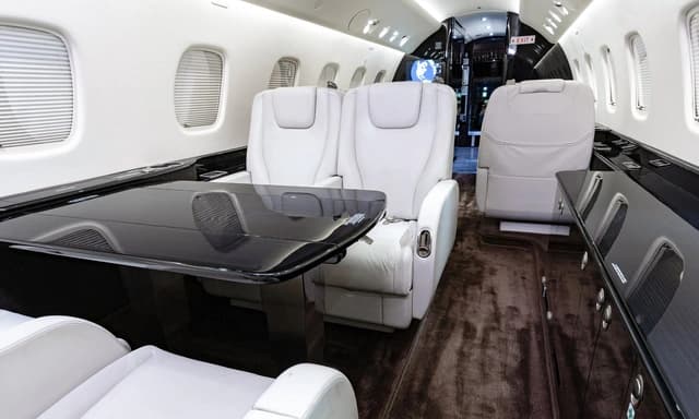 Embraer Legacy 650 N1955J photo 2