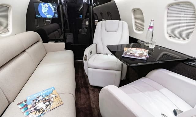 Embraer Legacy 650 N1955J photo 4