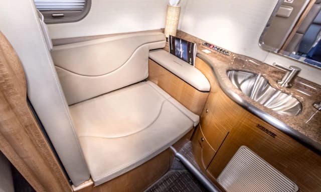 Learjet 45 N411AJ photo 4
