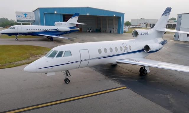 Falcon 50 N156RE