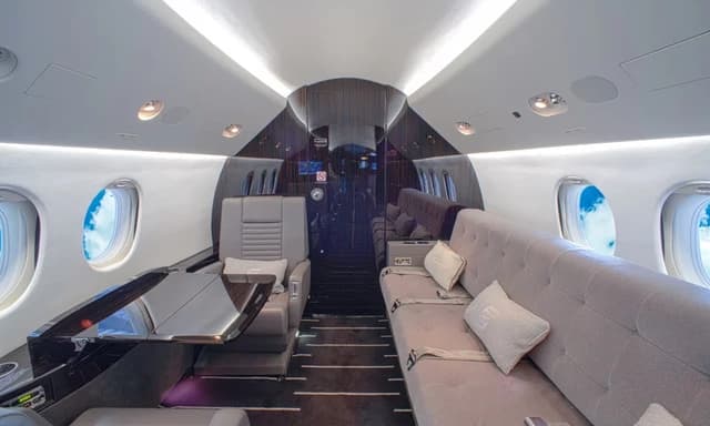 Falcon 900EX N324SL photo 2