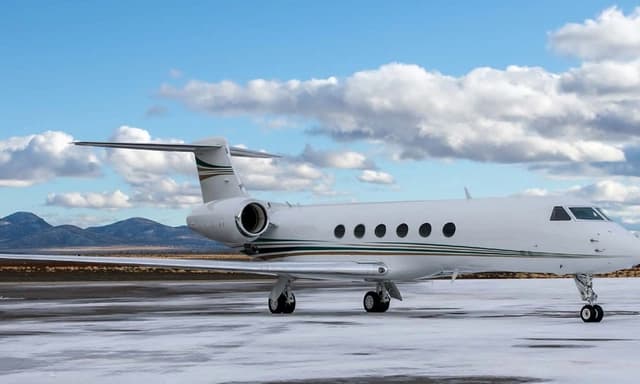 Gulfstream V N215BB