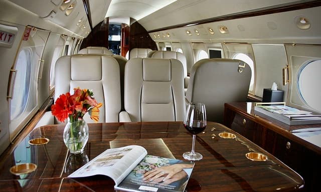 Gulfstream V N215BB photo 2