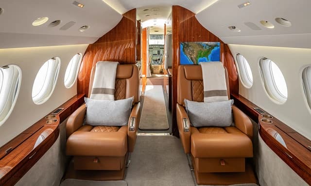 Falcon 7X N16HA photo 3