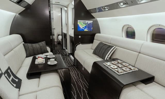Falcon 900DX N500JJ photo 6