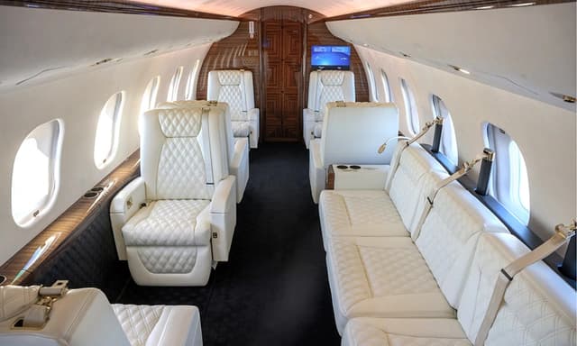 Global Express XRS N372BC photo 2