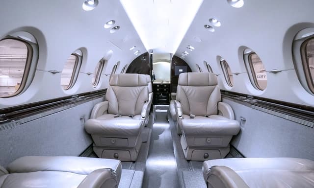 Hawker 900XP N163DK photo 2