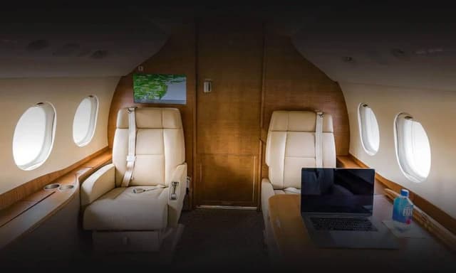 Falcon 2000EX N771HM photo 2