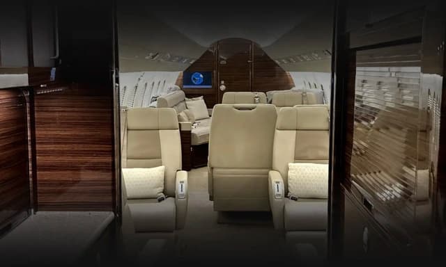 Falcon 900LX N711TQ photo 2