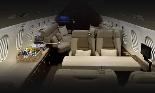 Falcon 900LX N711TQ photo 6