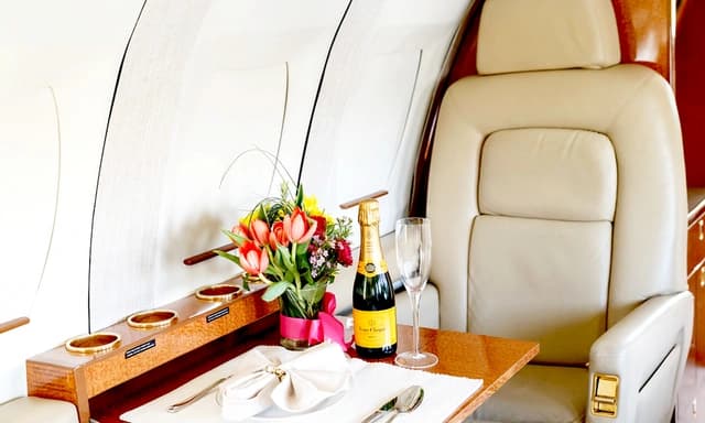Hawker 700A N26ME photo 3